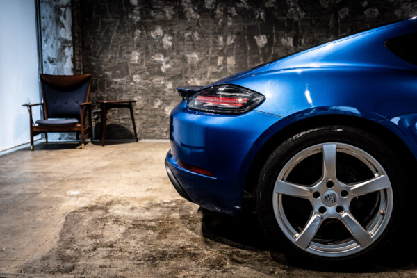 718ケイマン 2.0 6MT