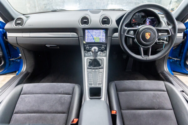 718ケイマン 2.0 6MT