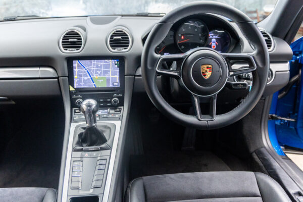 718ケイマン 2.0 6MT