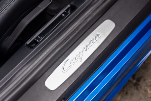 718ケイマン 2.0 6MT