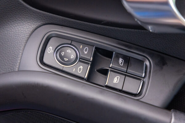 718ケイマン 2.0 6MT