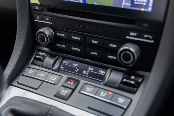 718ケイマン 2.0 6MT