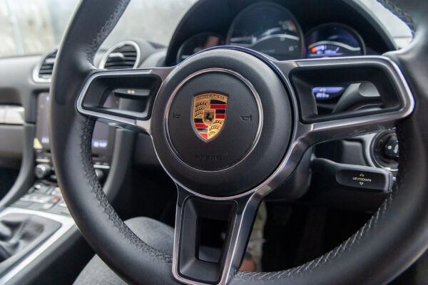 718ケイマン 2.0 6MT