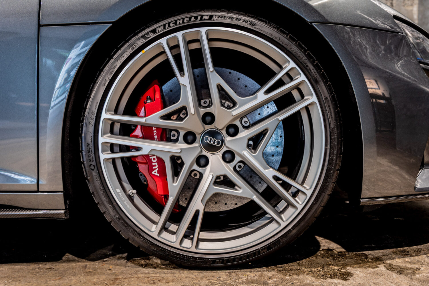 R8 V10パフォーマンス5.2FSIクワトロ4WD　左H