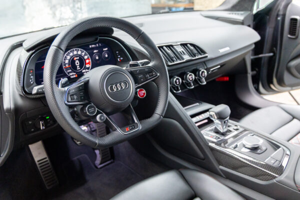 R8 V10パフォーマンス5.2FSIクワトロ4WD 左H
