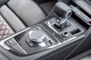 R8 V10パフォーマンス5.2FSIクワトロ4WD　左H