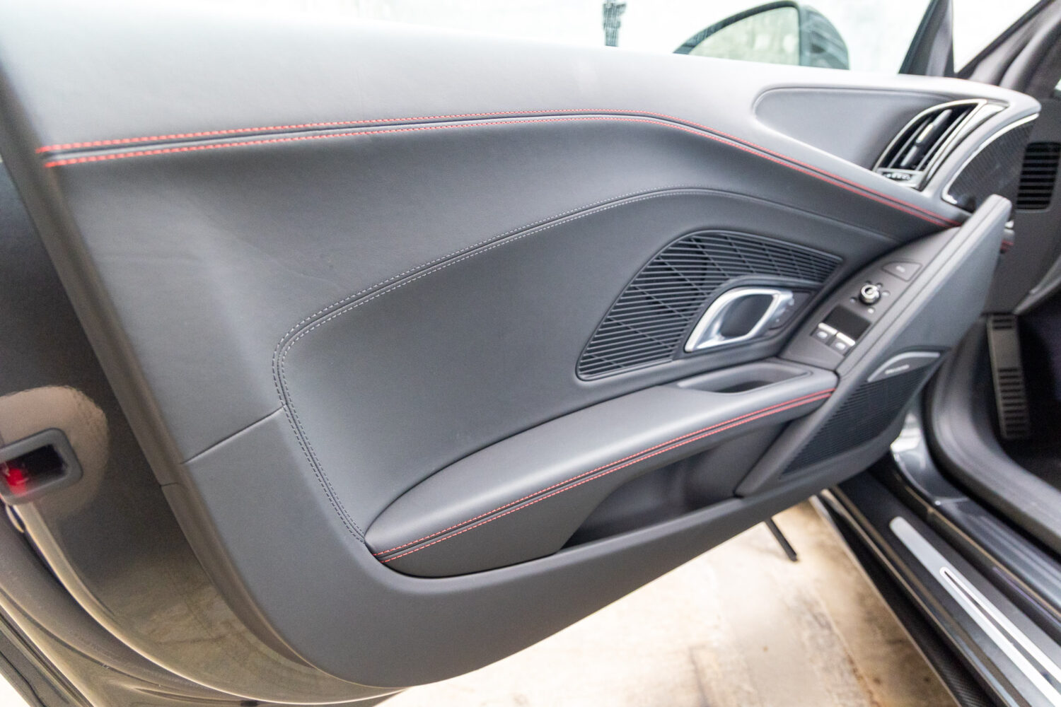 R8 V10パフォーマンス5.2FSIクワトロ4WD　左H