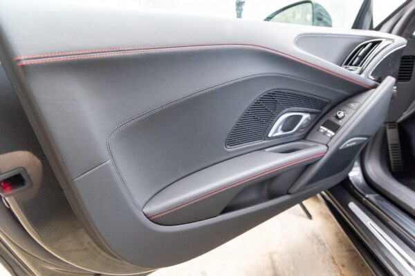 R8 V10パフォーマンス5.2FSIクワトロ4WD 左H