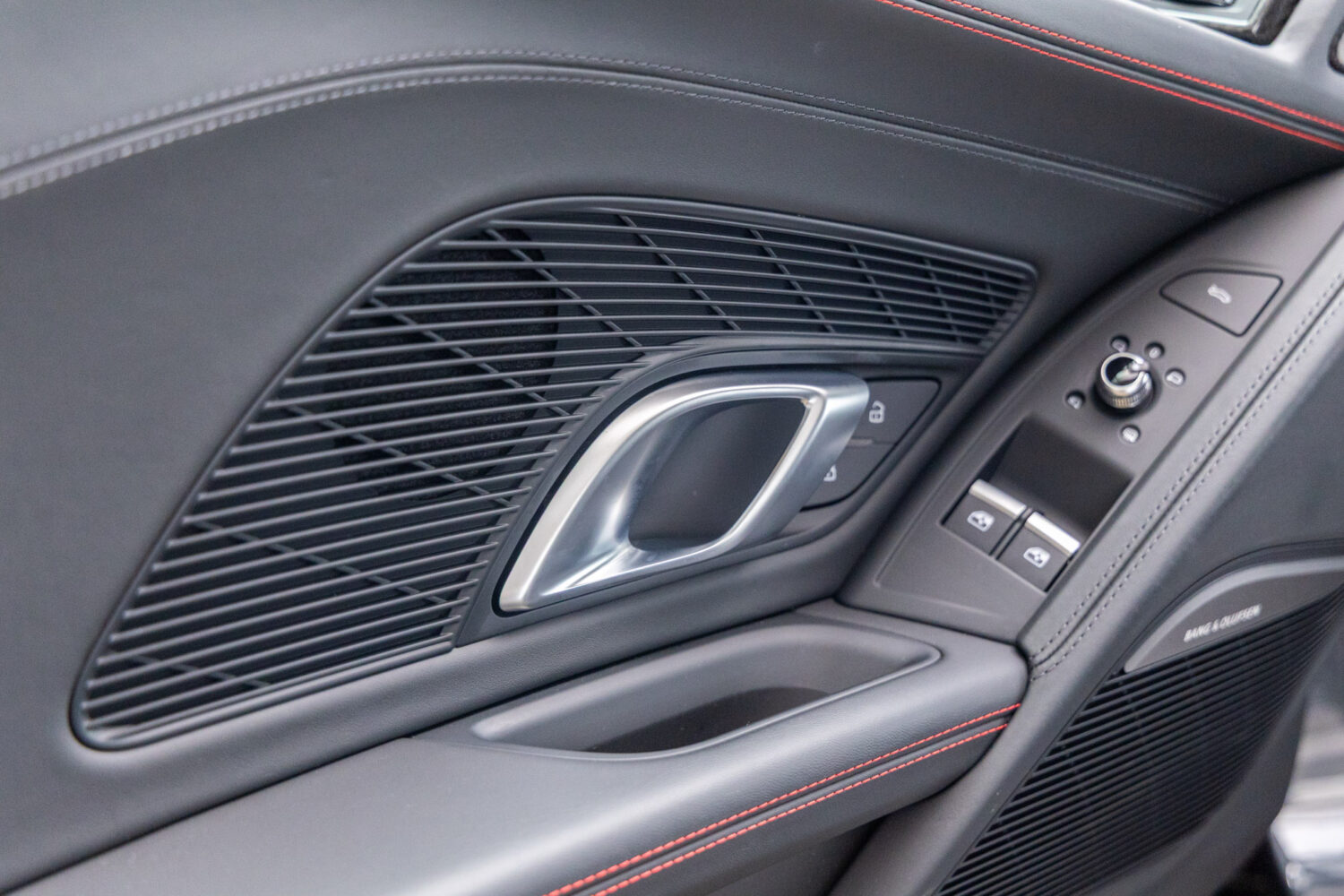 R8 V10パフォーマンス5.2FSIクワトロ4WD　左H