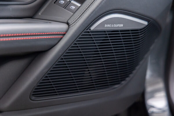 R8 V10パフォーマンス5.2FSIクワトロ4WD 左H