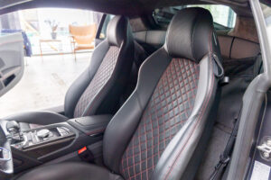 R8 V10パフォーマンス5.2FSIクワトロ4WD　左H