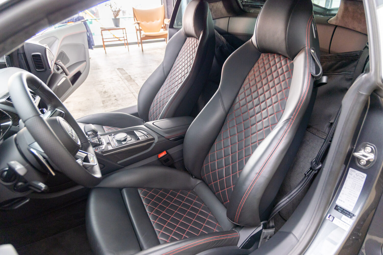 R8 V10パフォーマンス5.2FSIクワトロ4WD　左H