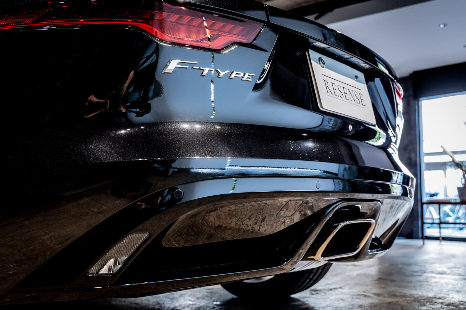 Fタイプクーペ Rダイナミック 2.0L P300