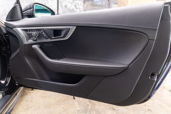 Fタイプクーペ Rダイナミック 2.0L P300