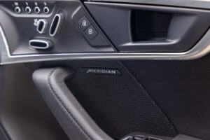 Fタイプクーペ Rダイナミック 2.0L P300