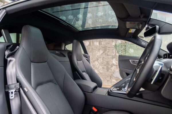 Fタイプクーペ Rダイナミック 2.0L P300