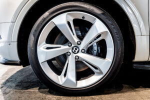 ベンテイガ 6.0 4WD 左H