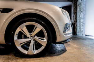 ベンテイガ 6.0 4WD 左H