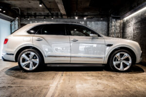 ベンテイガ 6.0 4WD 左H