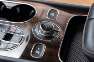 ベンテイガ 6.0 4WD 左H