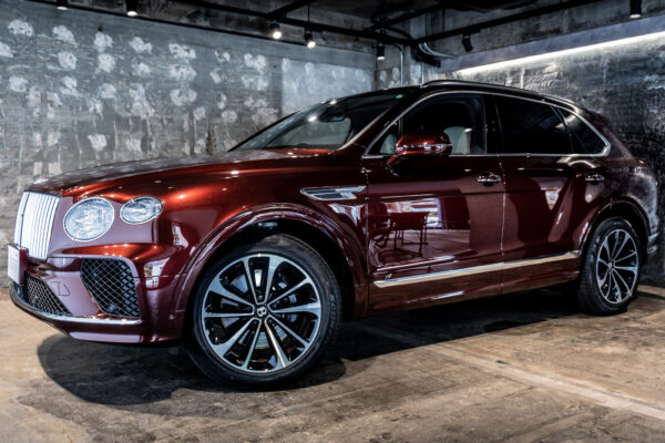 ベンテイガ ハイブリッドA 4WD 4名