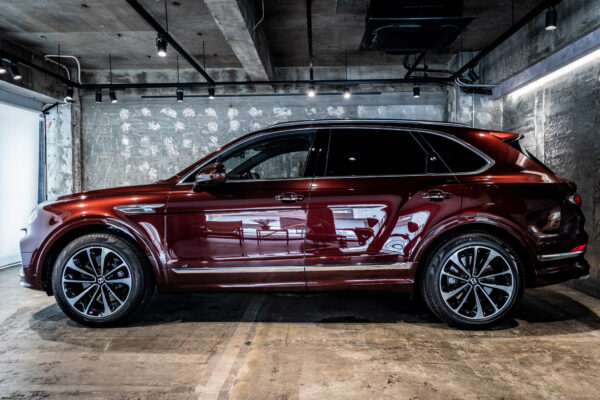 ベンテイガ ハイブリッドA 4WD 4名