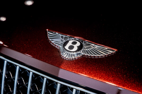 ベンテイガ ハイブリッドA 4WD 4名