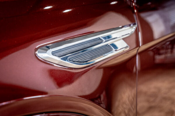 ベンテイガ ハイブリッドA 4WD 4名