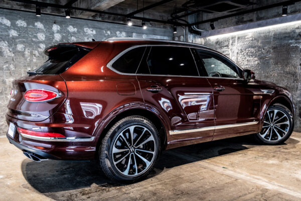 ベンテイガ ハイブリッドA 4WD 4名