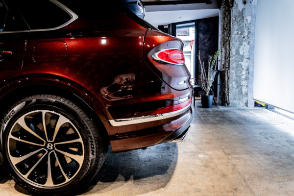 ベンテイガ ハイブリッドA 4WD 4名