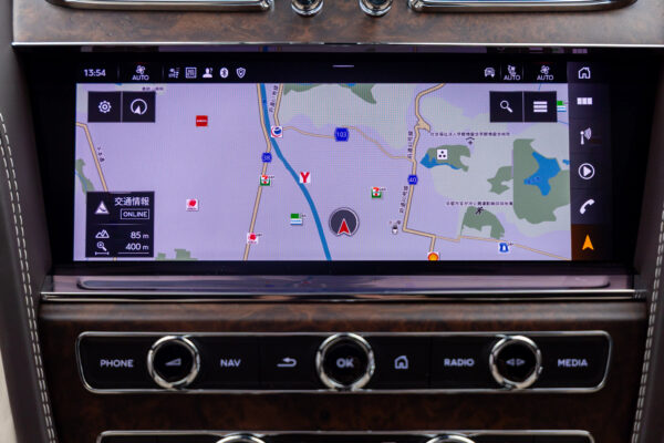 ベンテイガ ハイブリッドA 4WD 4名