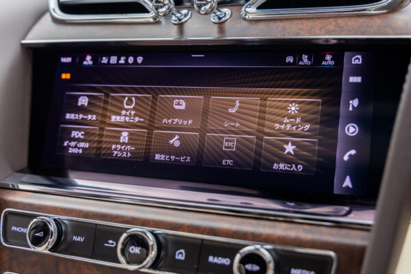 ベンテイガ ハイブリッドA 4WD 4名