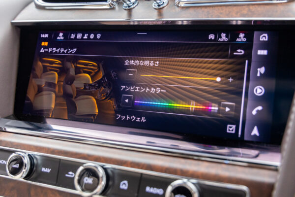 ベンテイガ ハイブリッドA 4WD 4名