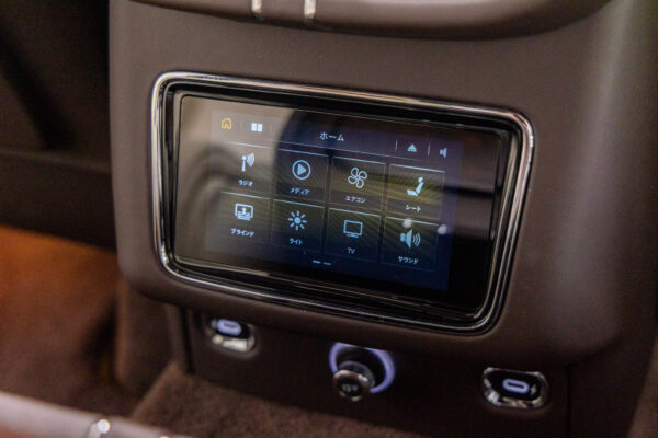 ベンテイガ ハイブリッドA 4WD 4名