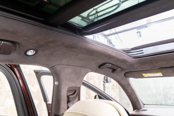 ベンテイガ ハイブリッドA 4WD 4名