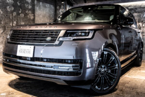 レンジローバー オートバイオグラフィー 4.4L P530 LWB 4WD