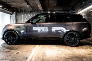 レンジローバー オートバイオグラフィー 4.4L P530 LWB 4WD