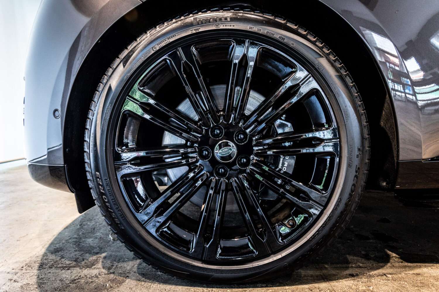 レンジローバー オートバイオグラフィー 4.4L P530 LWB 4WD