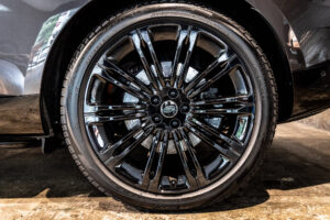 レンジローバー オートバイオグラフィー 4.4L P530 LWB 4WD