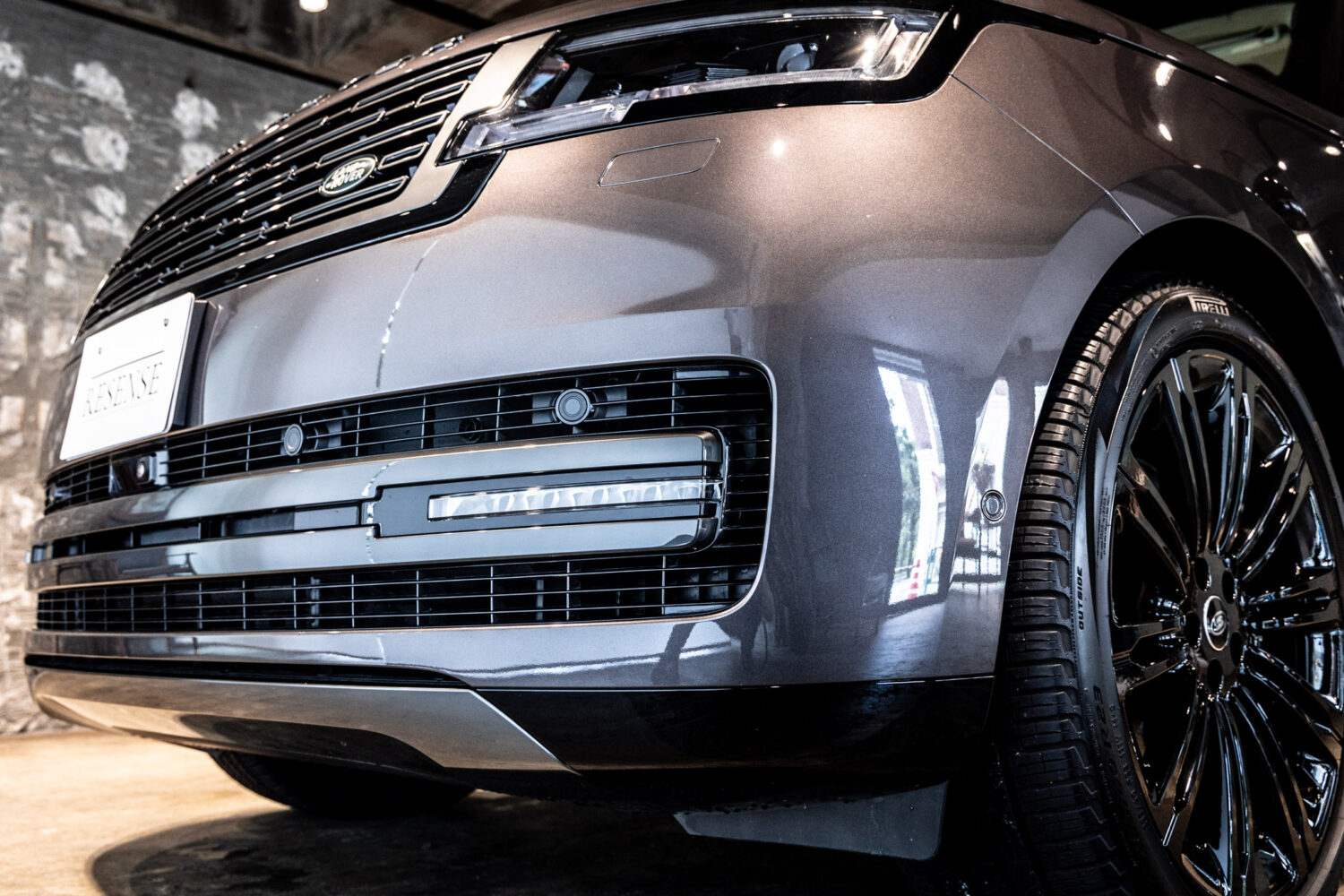 レンジローバー オートバイオグラフィー 4.4L P530 LWB 4WD
