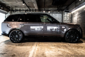 レンジローバー オートバイオグラフィー 4.4L P530 LWB 4WD