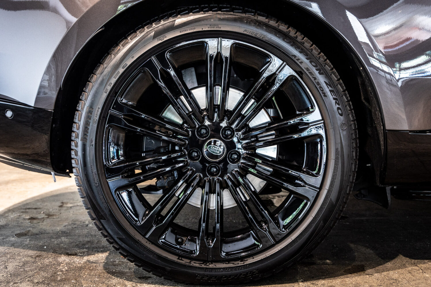 レンジローバー オートバイオグラフィー 4.4L P530 LWB 4WD