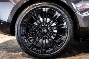 レンジローバー オートバイオグラフィー 4.4L P530 LWB 4WD