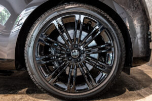 レンジローバー オートバイオグラフィー 4.4L P530 LWB 4WD