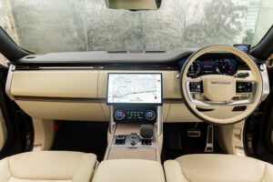 レンジローバー オートバイオグラフィー 4.4L P530 LWB 4WD