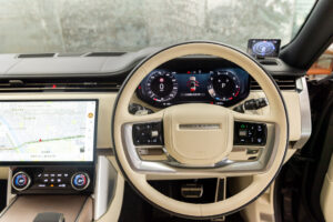 レンジローバー オートバイオグラフィー 4.4L P530 LWB 4WD