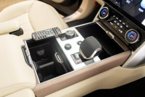 レンジローバー オートバイオグラフィー 4.4L P530 LWB 4WD