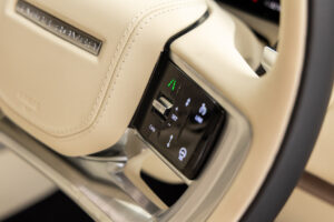 レンジローバー オートバイオグラフィー 4.4L P530 LWB 4WD