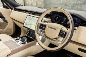 レンジローバー オートバイオグラフィー 4.4L P530 LWB 4WD