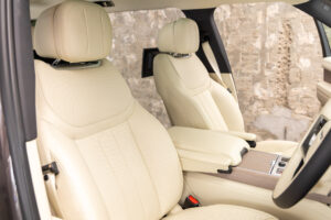 レンジローバー オートバイオグラフィー 4.4L P530 LWB 4WD